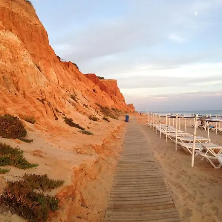 Falesia Αλμπουφέιρα